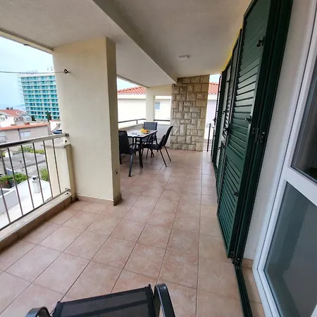 Lucija Apartman *